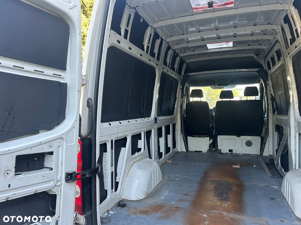 Volkswagen Crafter - 11