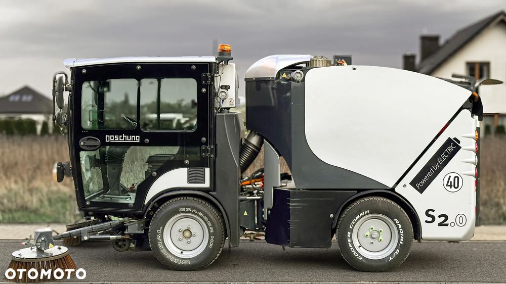 Inny Zamiatarka Boschung Urban Elektryk - 3