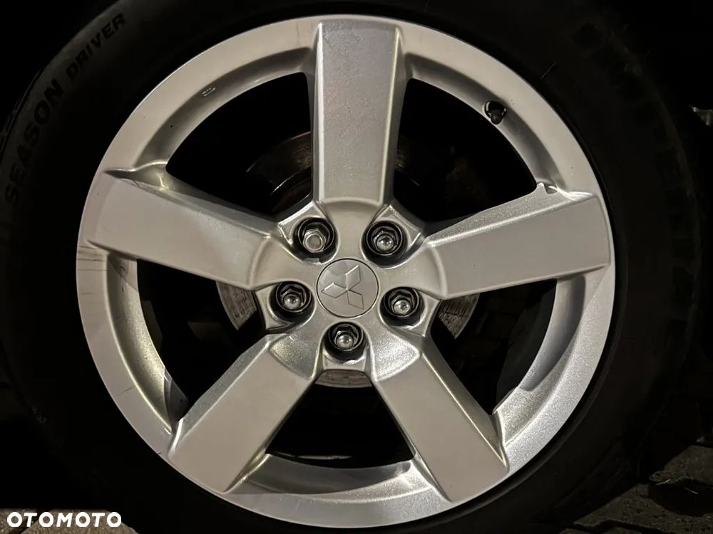 Mitsubishi Outlander 2.2 DID Intense + - 8