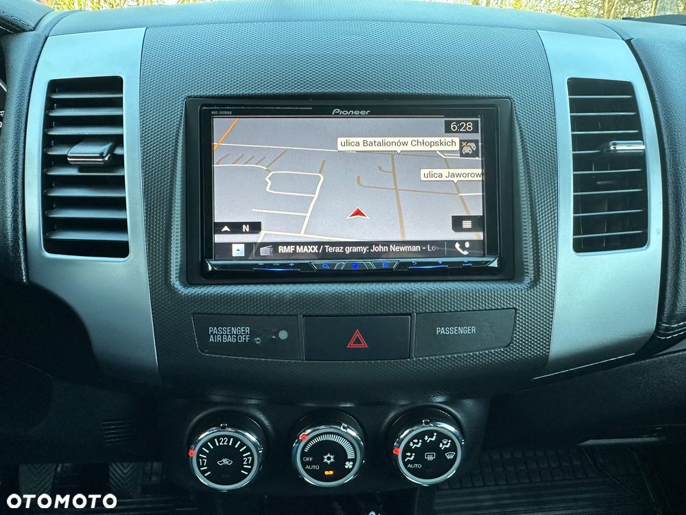 Mitsubishi Outlander 2.0 2WD Invite - 30