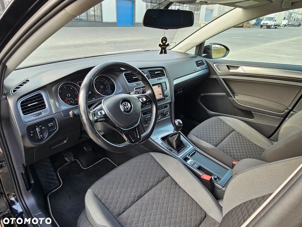 Volkswagen Golf - 14