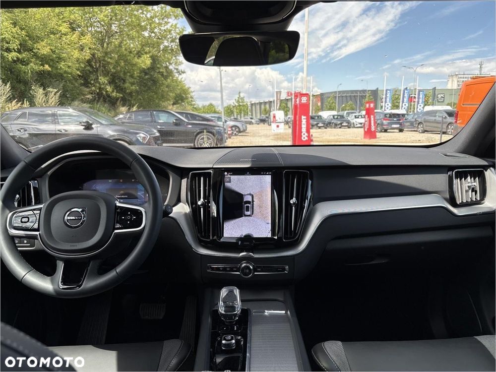 Volvo XC 60 T6 Plug-In Hybrid AWD Plus Dark - 12