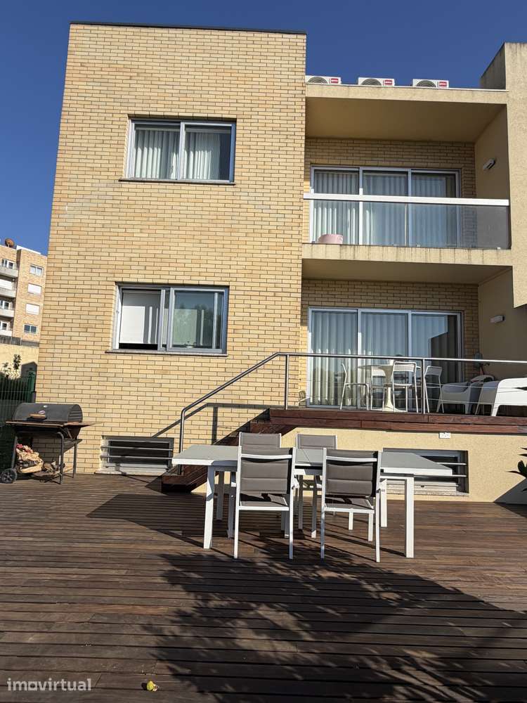 Moradia T3 como nova com 3 suites - Grande imagem: 3/26