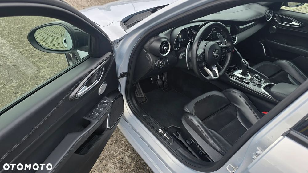 Alfa Romeo Giulia 2.0 Turbo Veloce TI Q4 - 22