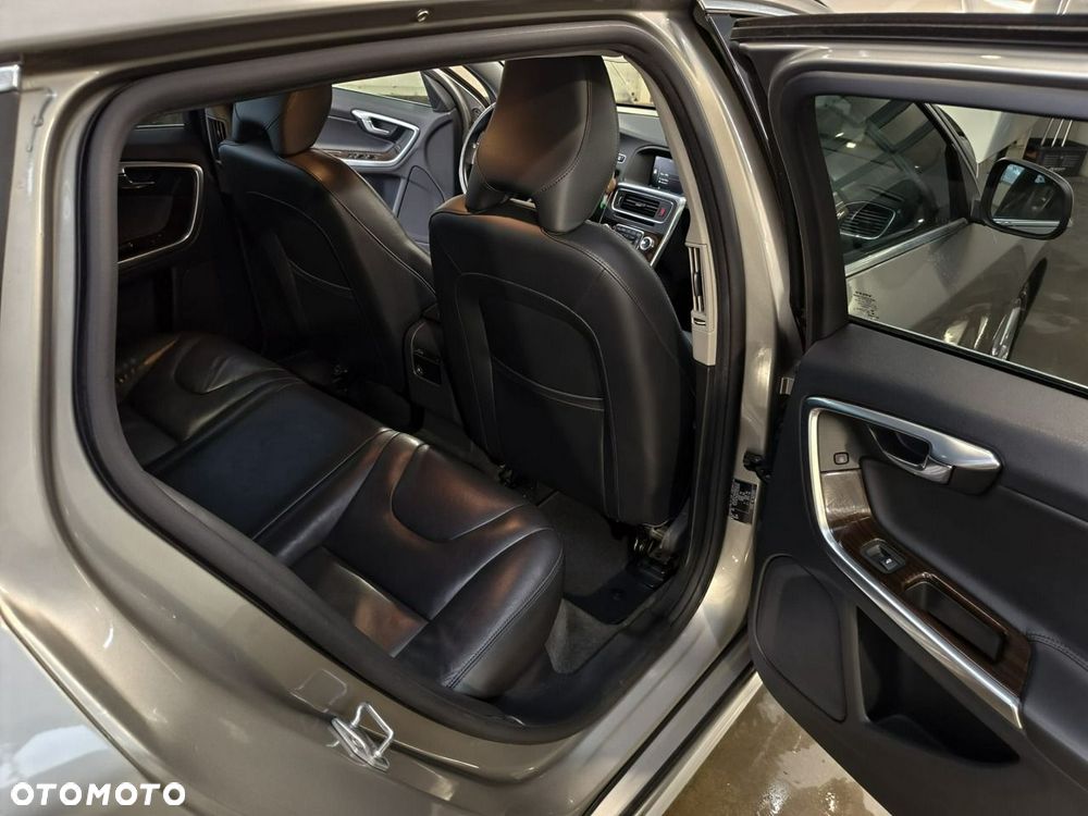 Volvo V60 - 16