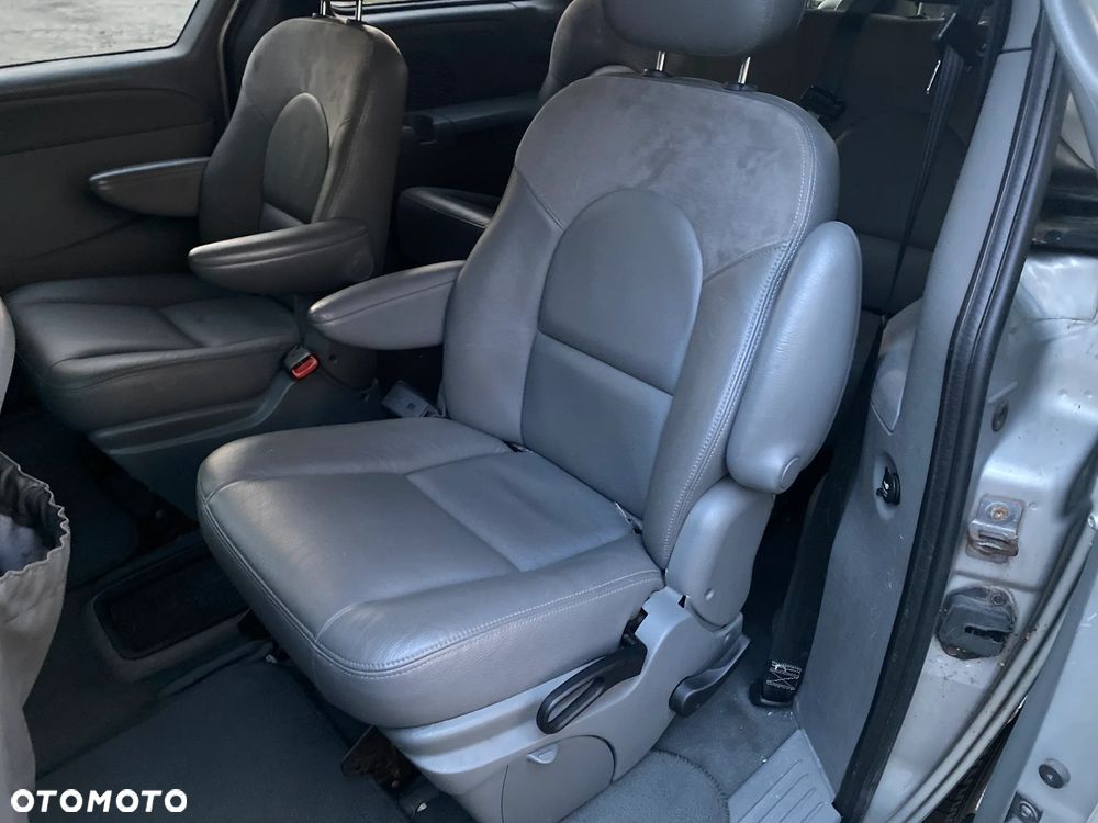 Chrysler Voyager 2.8 CRD LX - 11