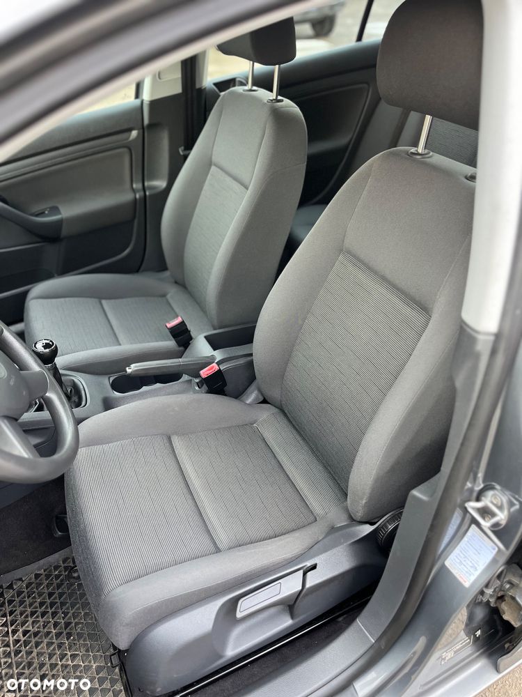 Volkswagen Golf - 11