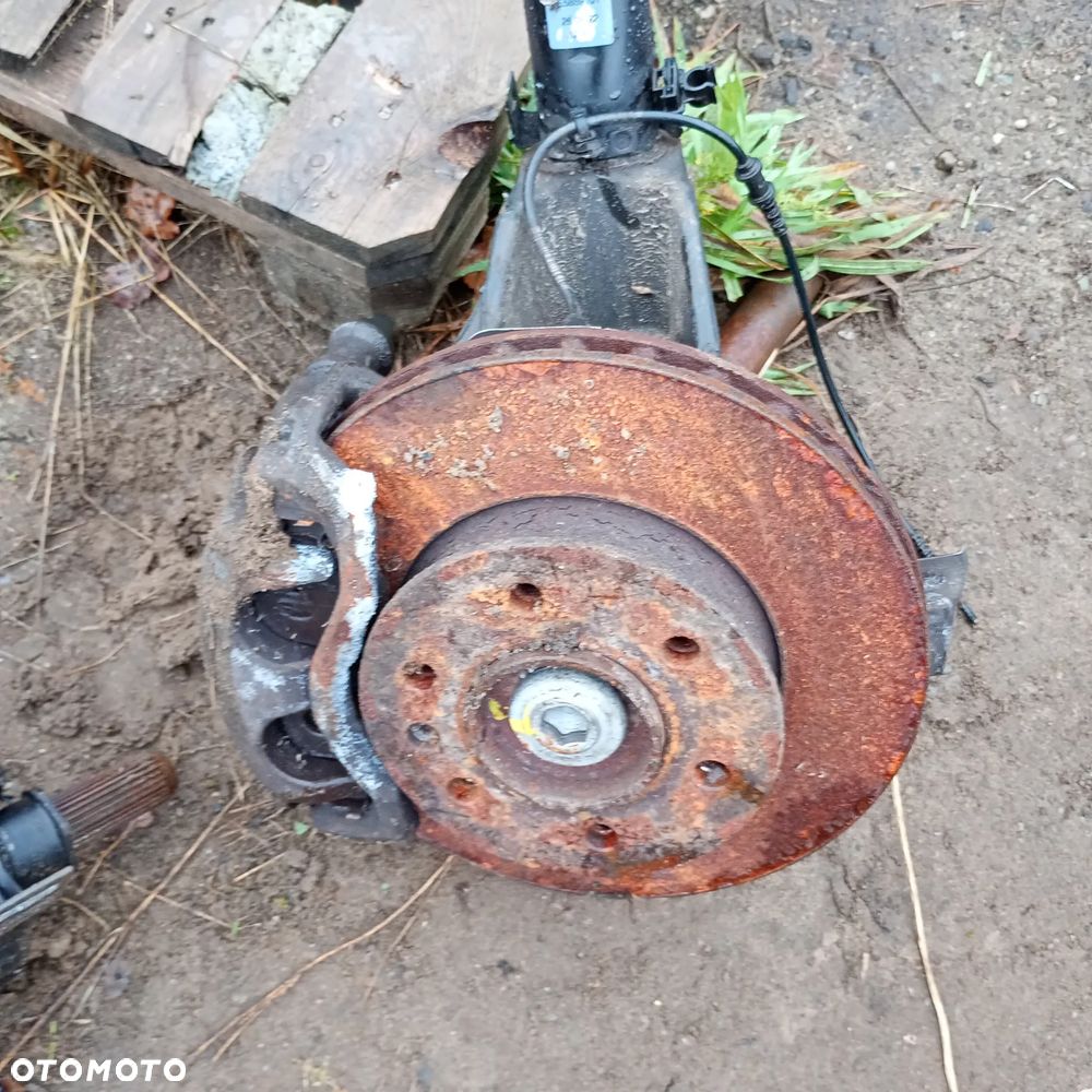 Zwrotnica prawa sprinter 907 przód napęd - 2