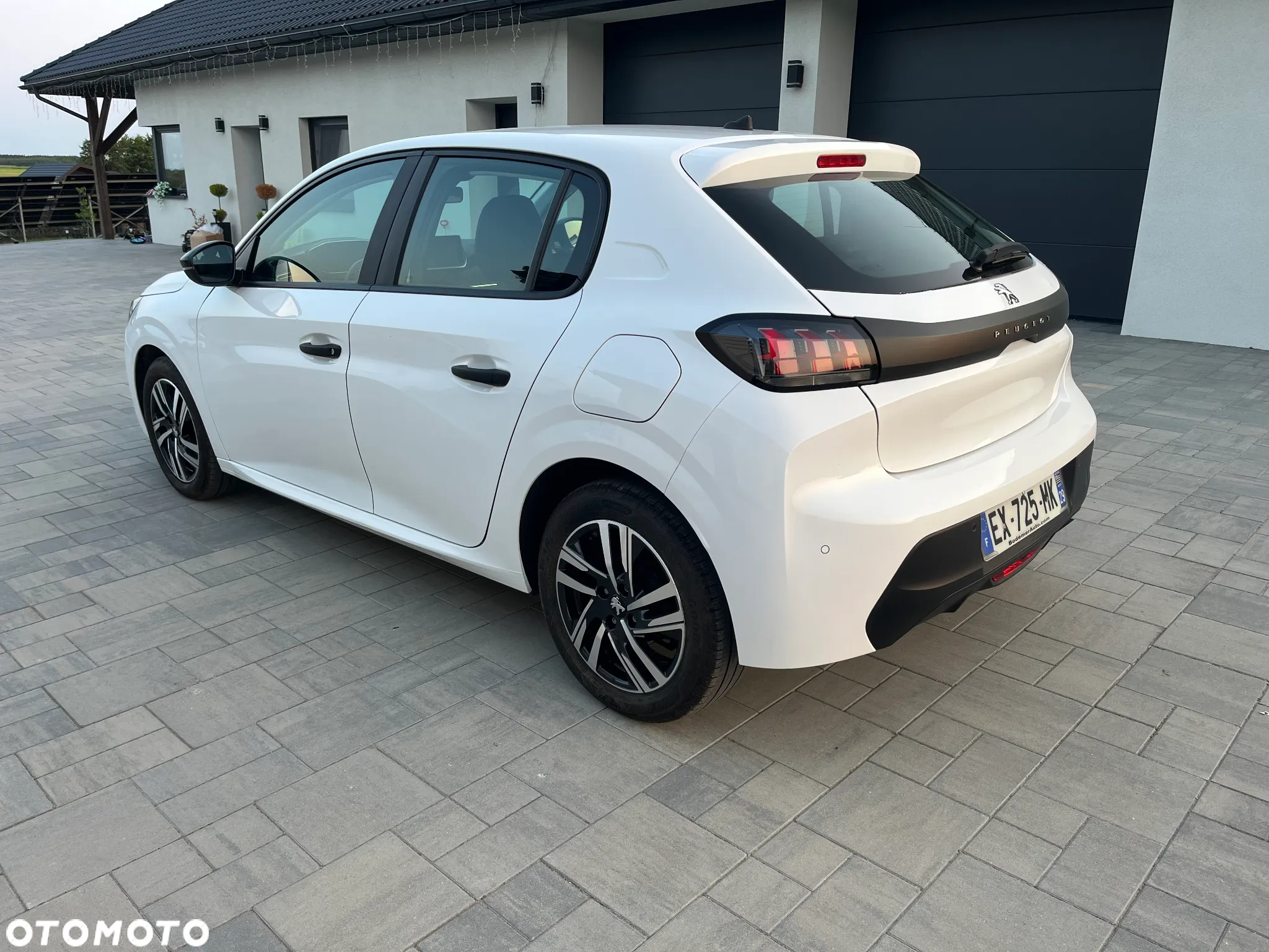 Peugeot 208 - 7