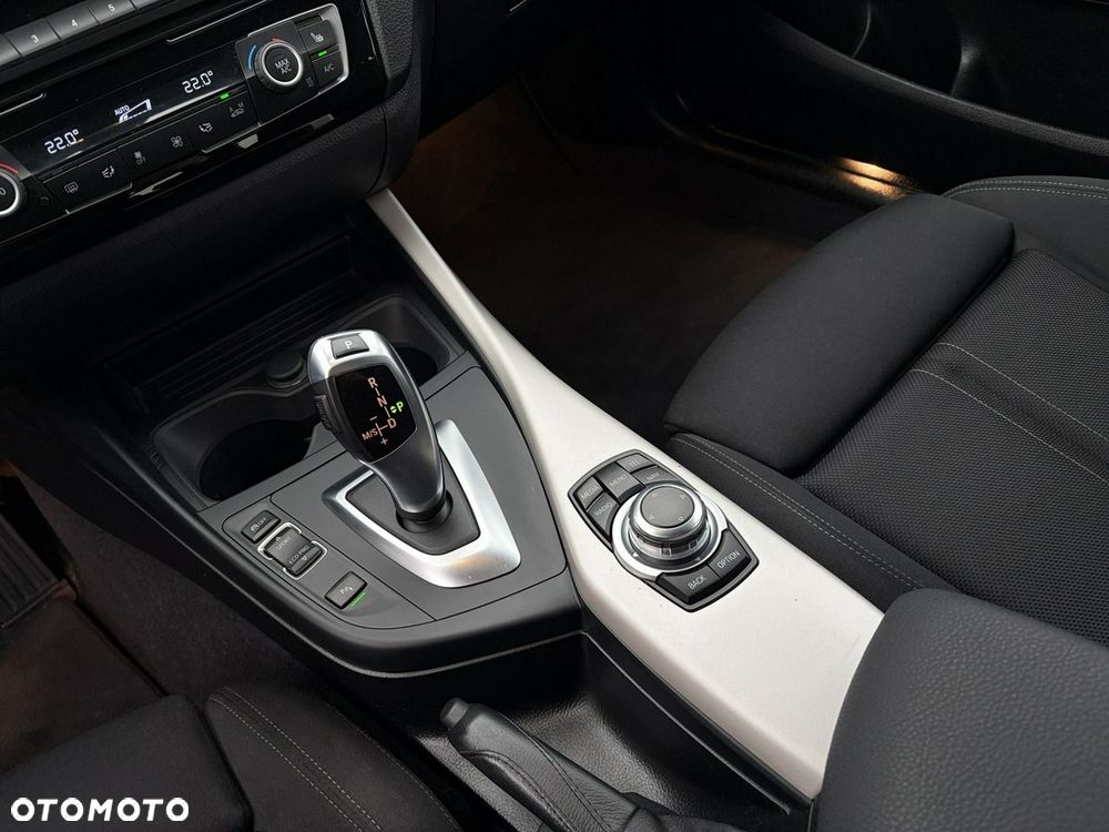 BMW Seria 1 - 22