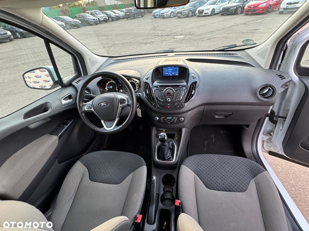 Ford Tourneo Courier 1.0 EcoBoost S&S Titanium - 27