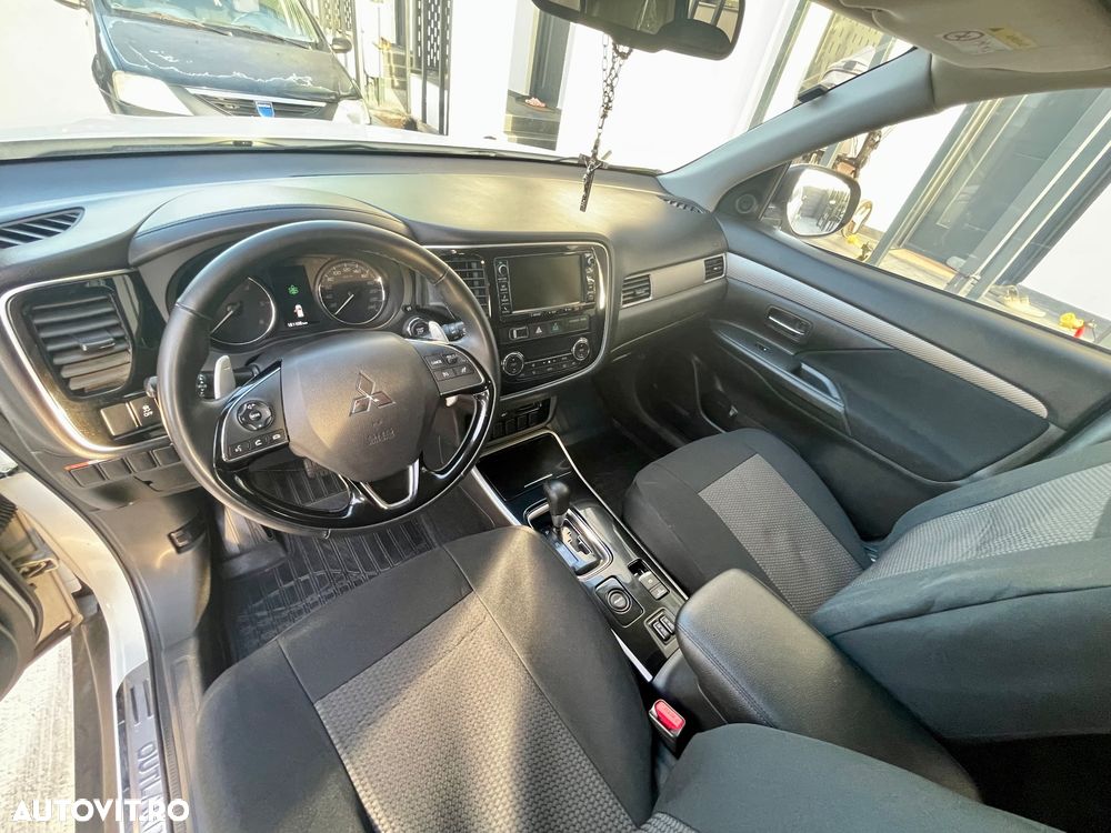 Mitsubishi Outlander 2.2 Litre DI-D AWD Instyle Aut. - 8