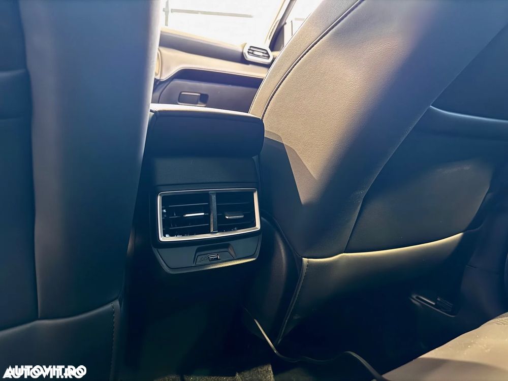 MG ZS HEV 1.5 GSI AT Exclusive - 16