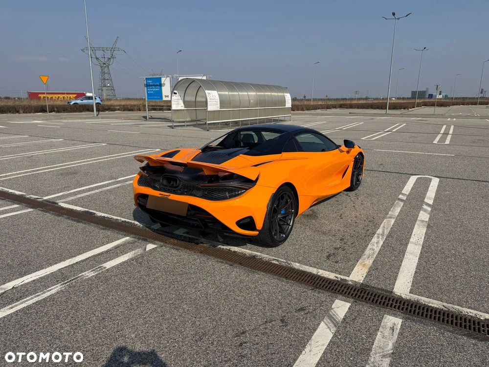 McLaren 750S - 12