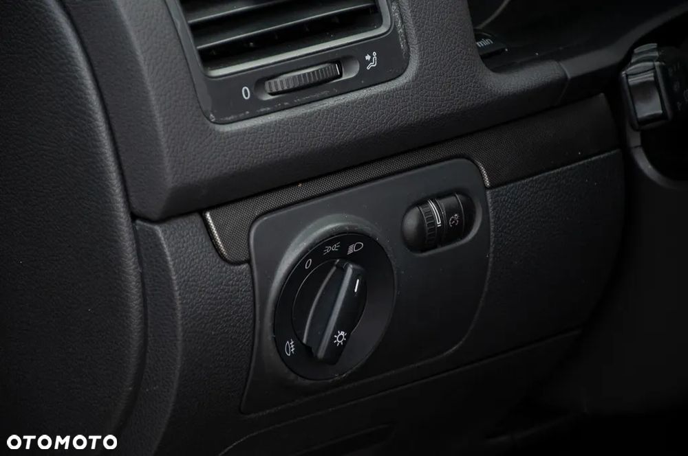 Volkswagen Golf 1.6 United - 38