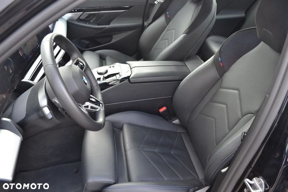 BMW Seria 5 520d xDrive - 13