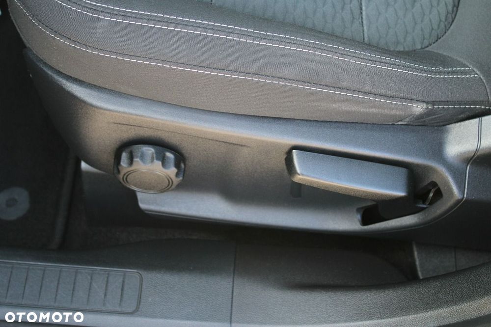 Ford Kuga - 19