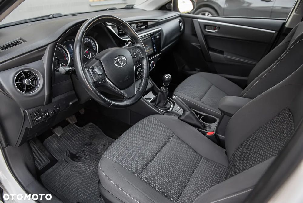 Toyota Corolla 1.4 D-4D Premium - 16