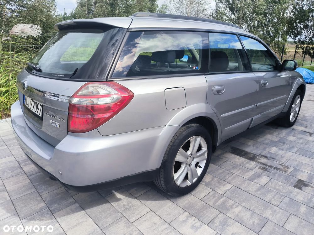 Subaru Outback 2.0D RC 000 - 3