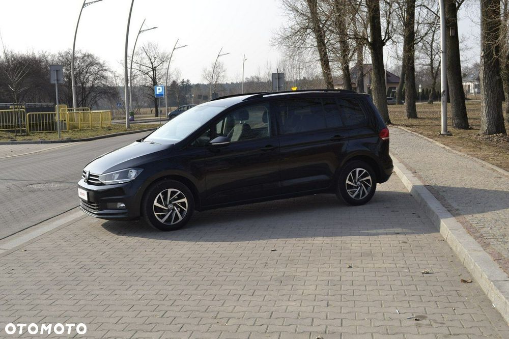 Volkswagen Touran - 13