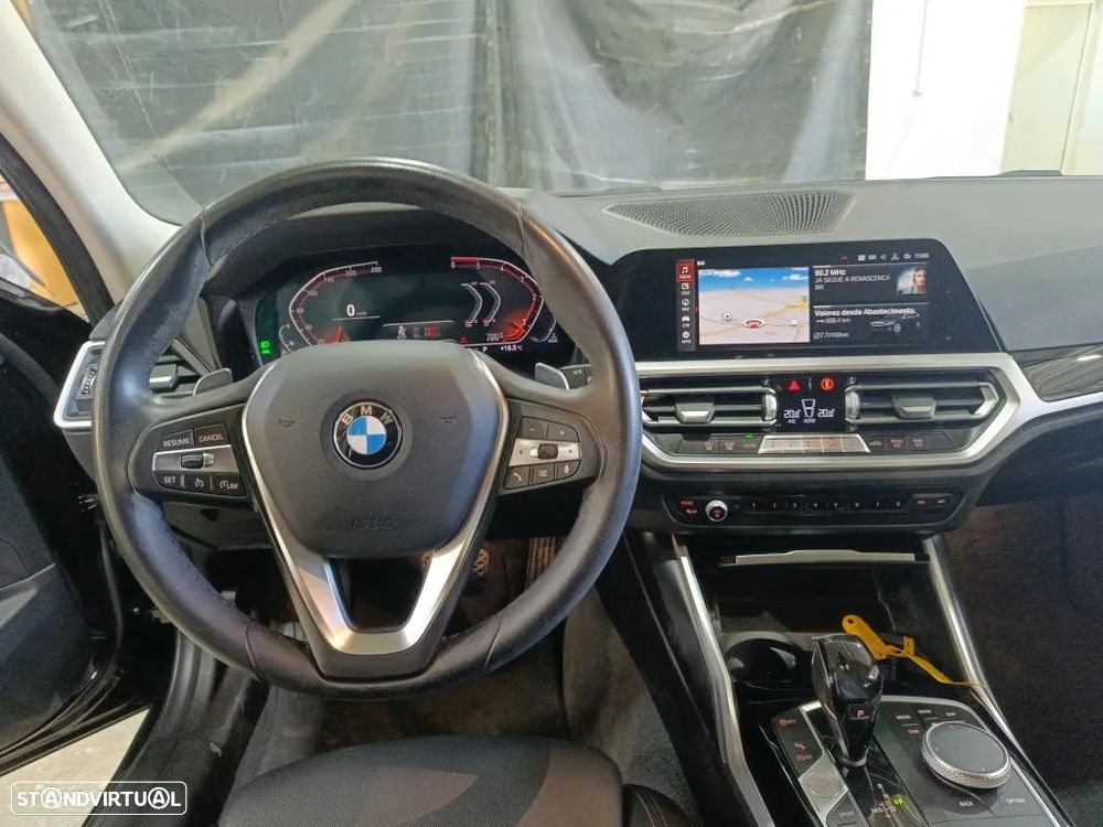 BMW 320 d Touring Auto - 8