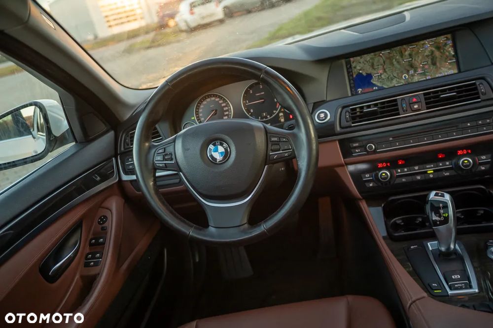 BMW Seria 5 520d Sport-Aut - 39