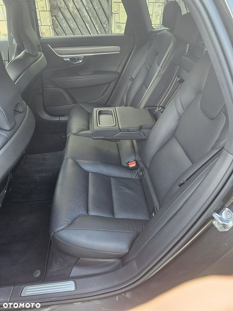 Volvo V90 D4 Momentum Pro - 17
