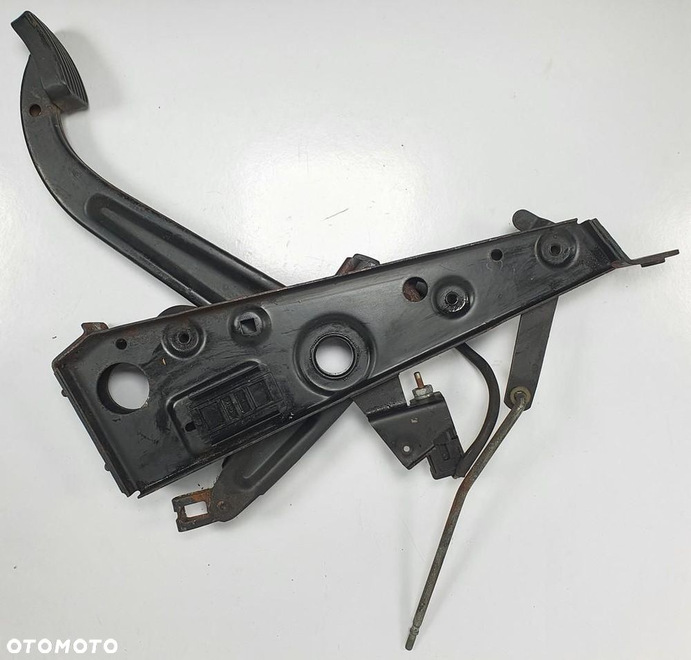 PEDAŁ HAMULCA MERCEDES W115 W114 - 1