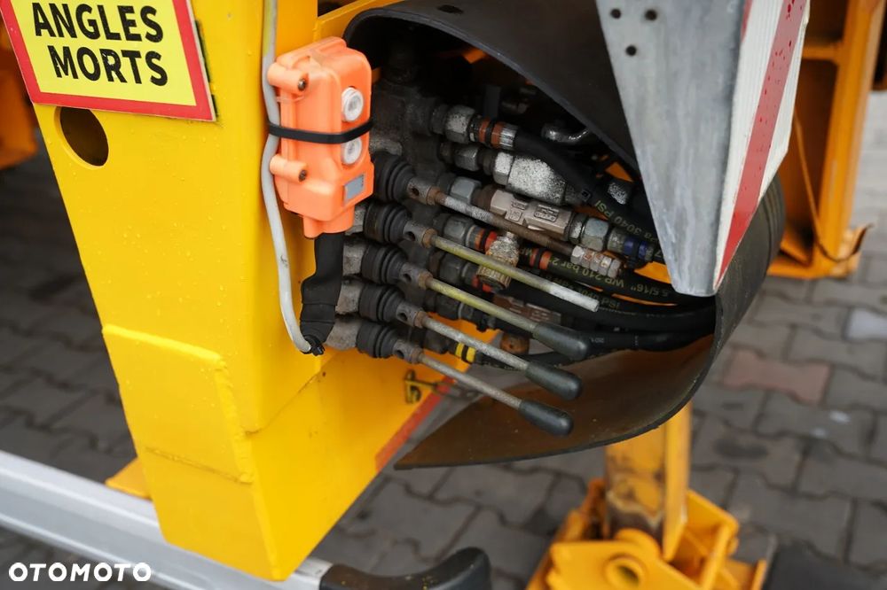 Louault / NACZEPA LAWETA  13,6 M / NISKOPODWOZIE / PODEST HYDRAULICZNY / NAJAZDY HYDRAULICZNE / OŚ SKRĘTNA / WYCIĄGARKA  / POSZERZANA - 23