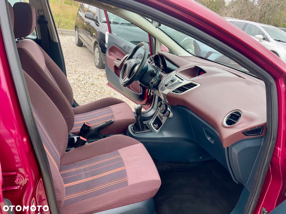 Ford Fiesta 1.25 Celebration - 27