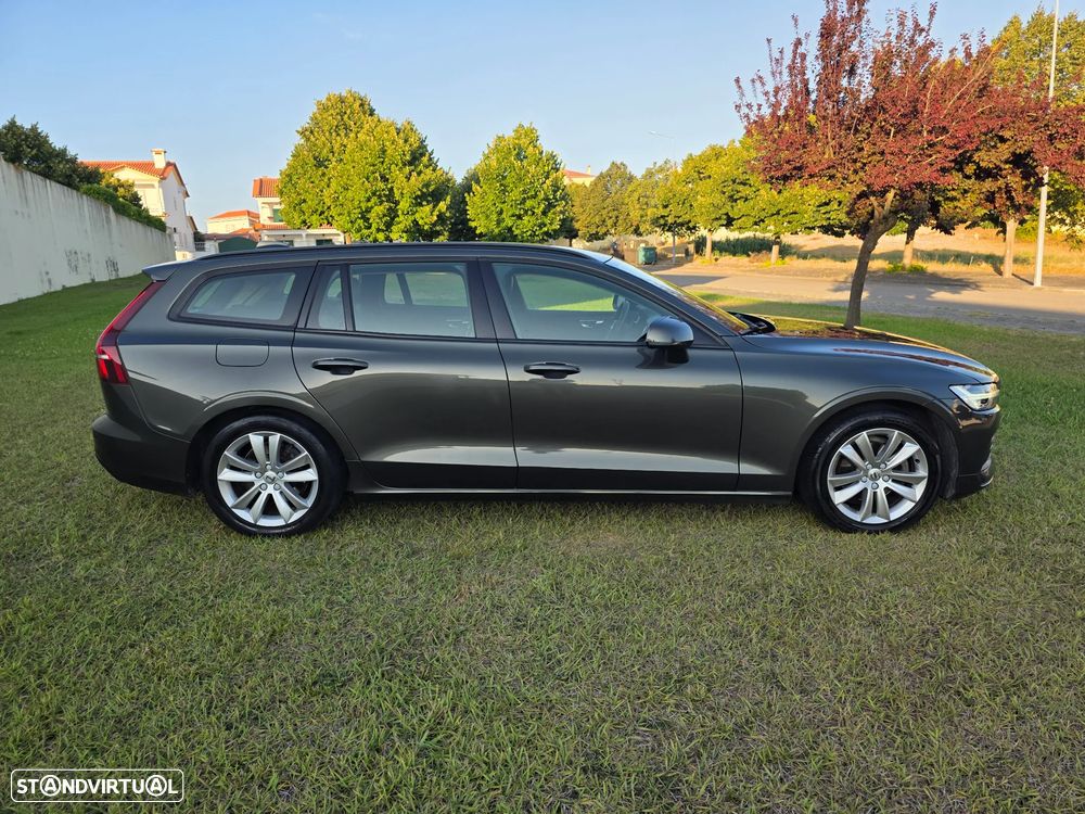 Volvo V60 2.0 D3 Momentum Core - 11