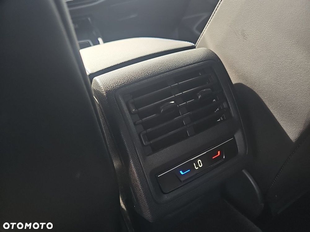 Volkswagen Golf Variant 2.0 TSI 4Motion R - 20
