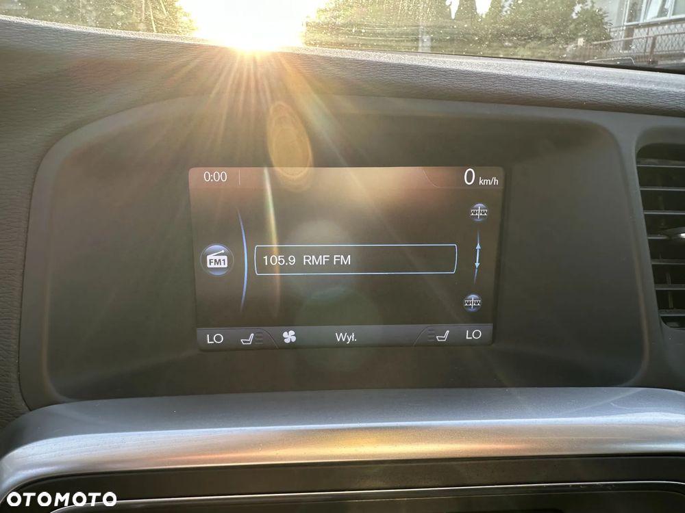 Volvo V60 D6 AWD Plug-in Hybrid Summum - 19