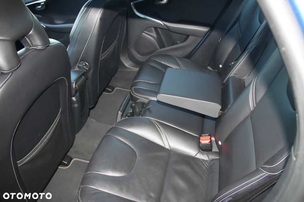 Volvo V40 D2 Drive-E R-Design Momentum - 12