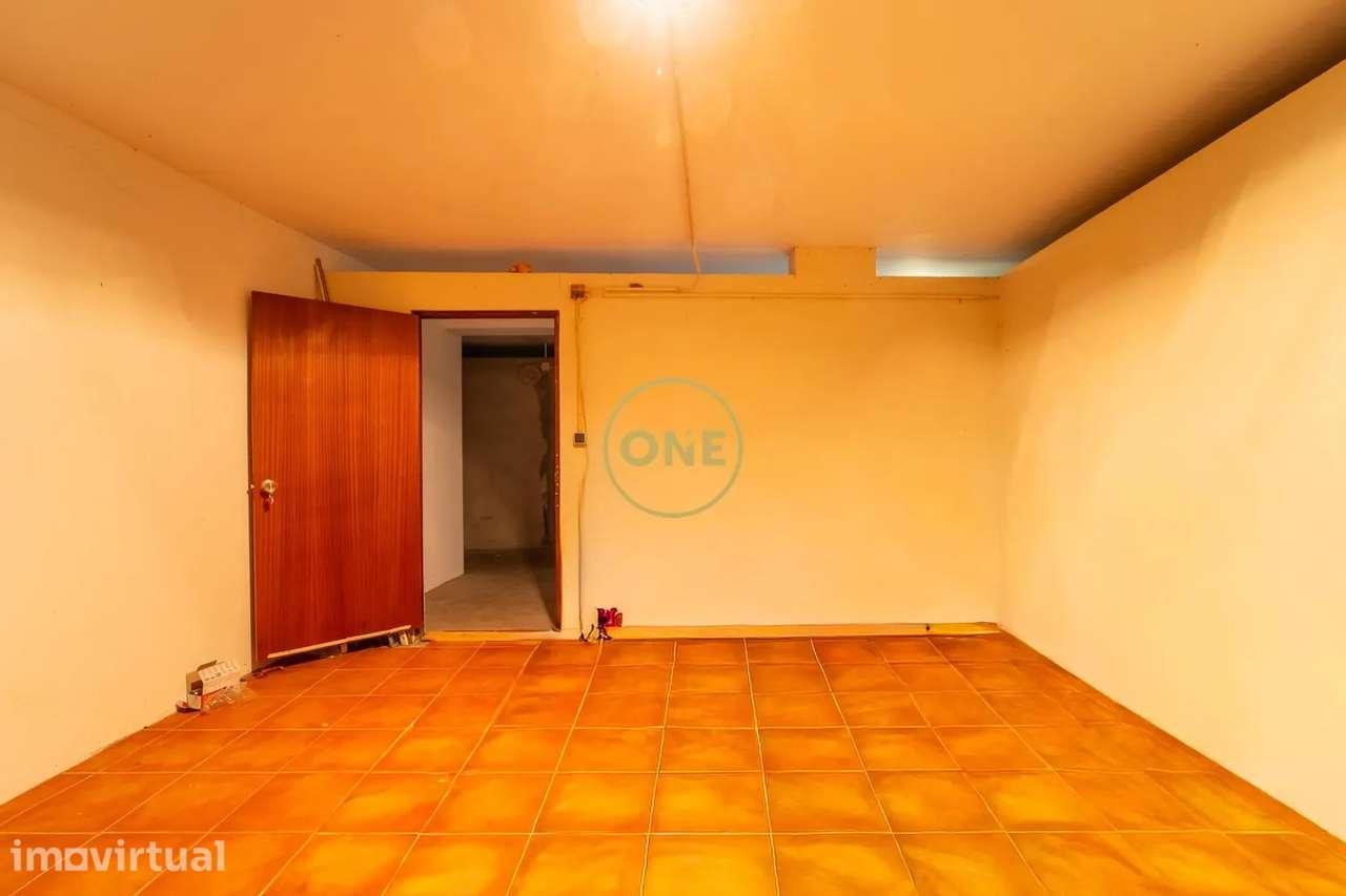 Arrecadação à Venda | 31 m² | Ponta Delgada - Grande imagem: 3/9