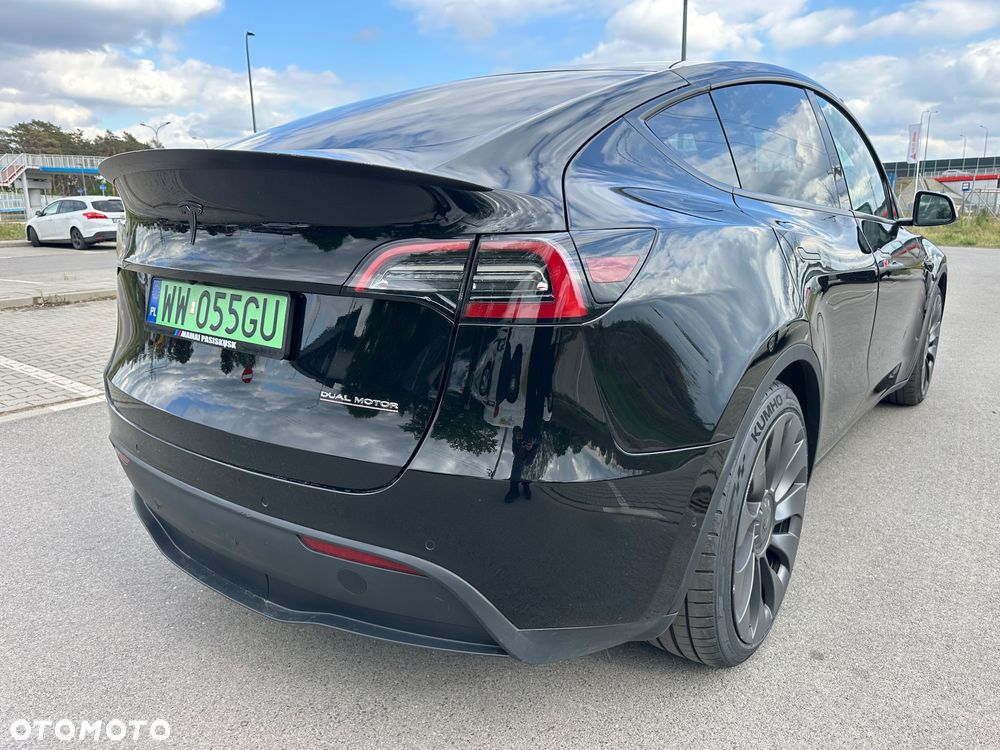 Tesla Model Y Performance AWD - 2