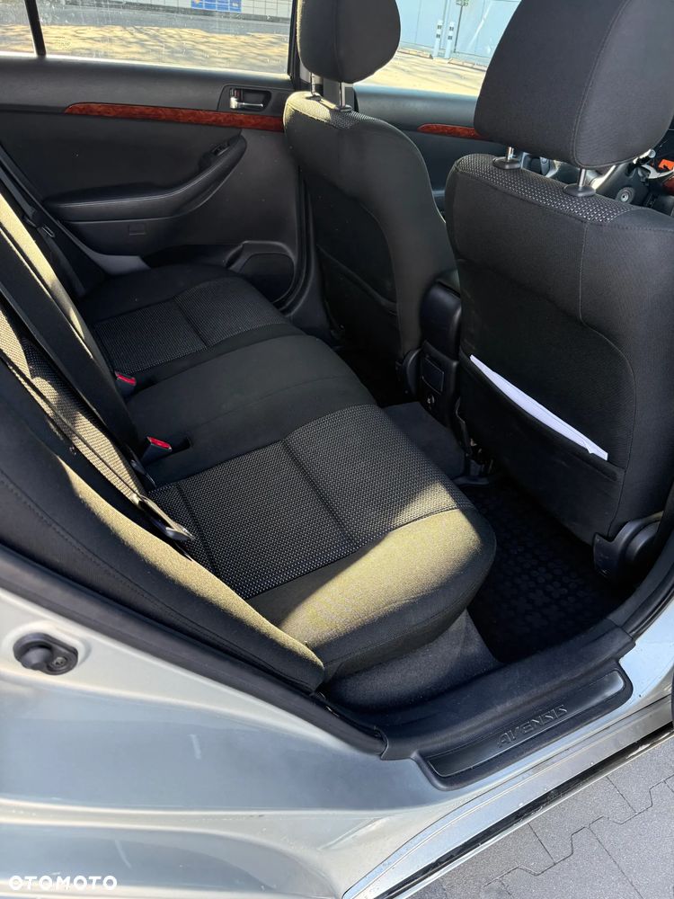 Toyota Avensis 1.8 VVT-i Automatik Sol - 30