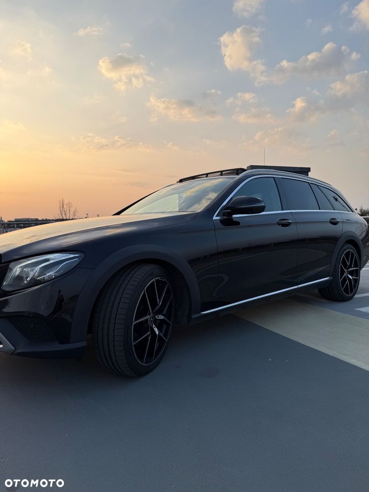Mercedes-Benz Klasa E 220 d 4-Matic 9G-TRONIC - 26