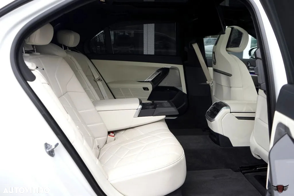 BMW i7 xDrive60 - 23