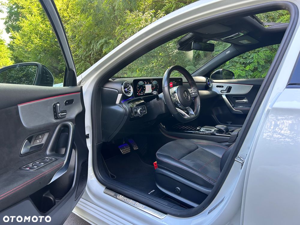 Mercedes-Benz Klasa A 220 4-Matic AMG Line 7G-DCT - 8