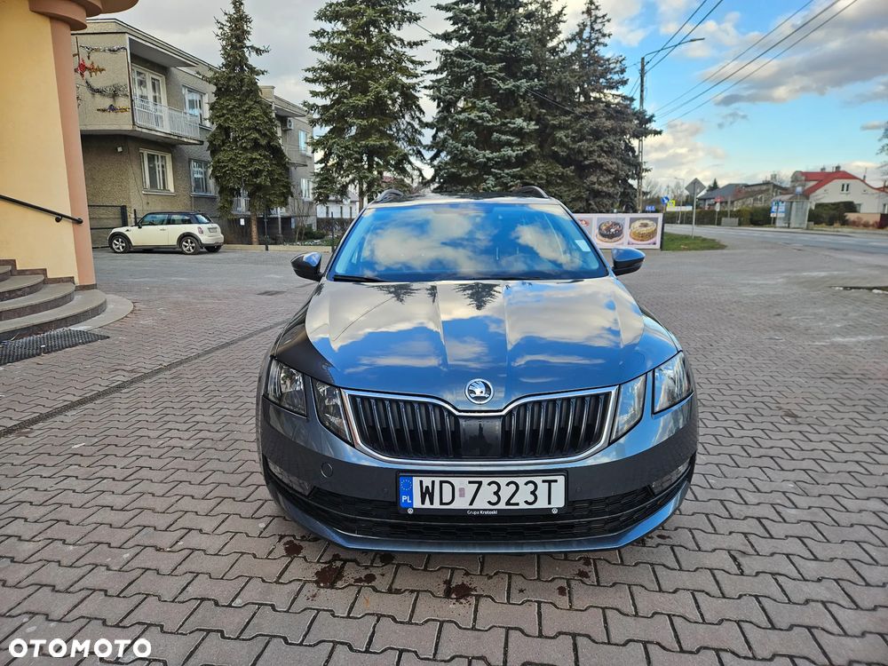 Skoda Octavia 1.6 TDI DSG Ambition - 9