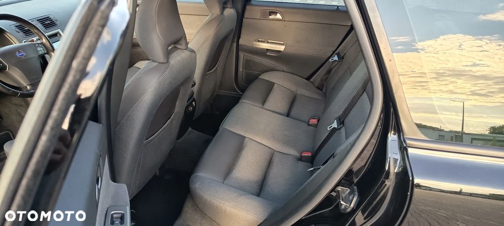 Volvo V50 2.4 - 17