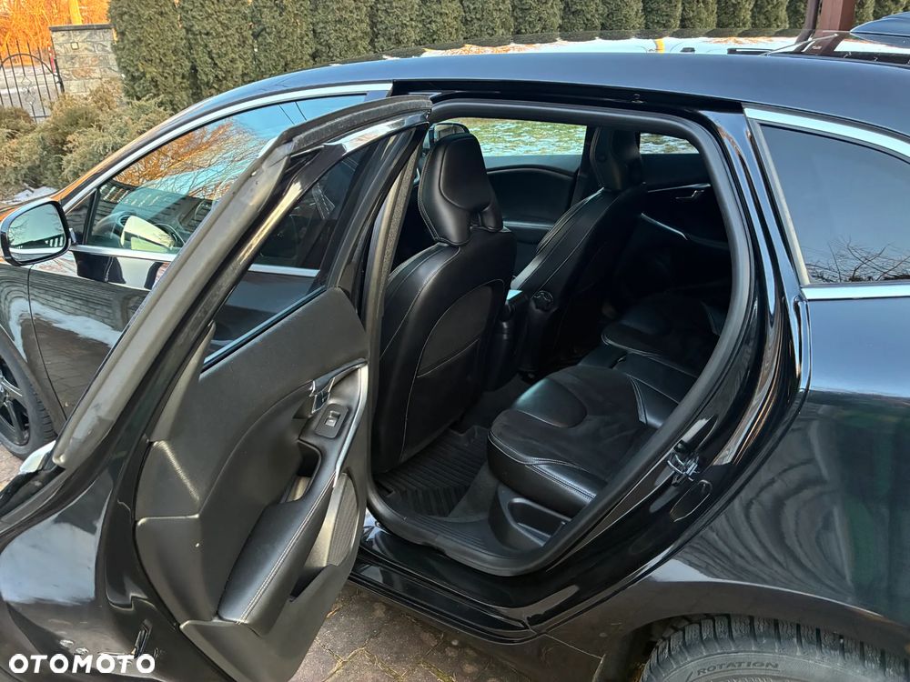 Volvo V40 T3 R-Design - 23