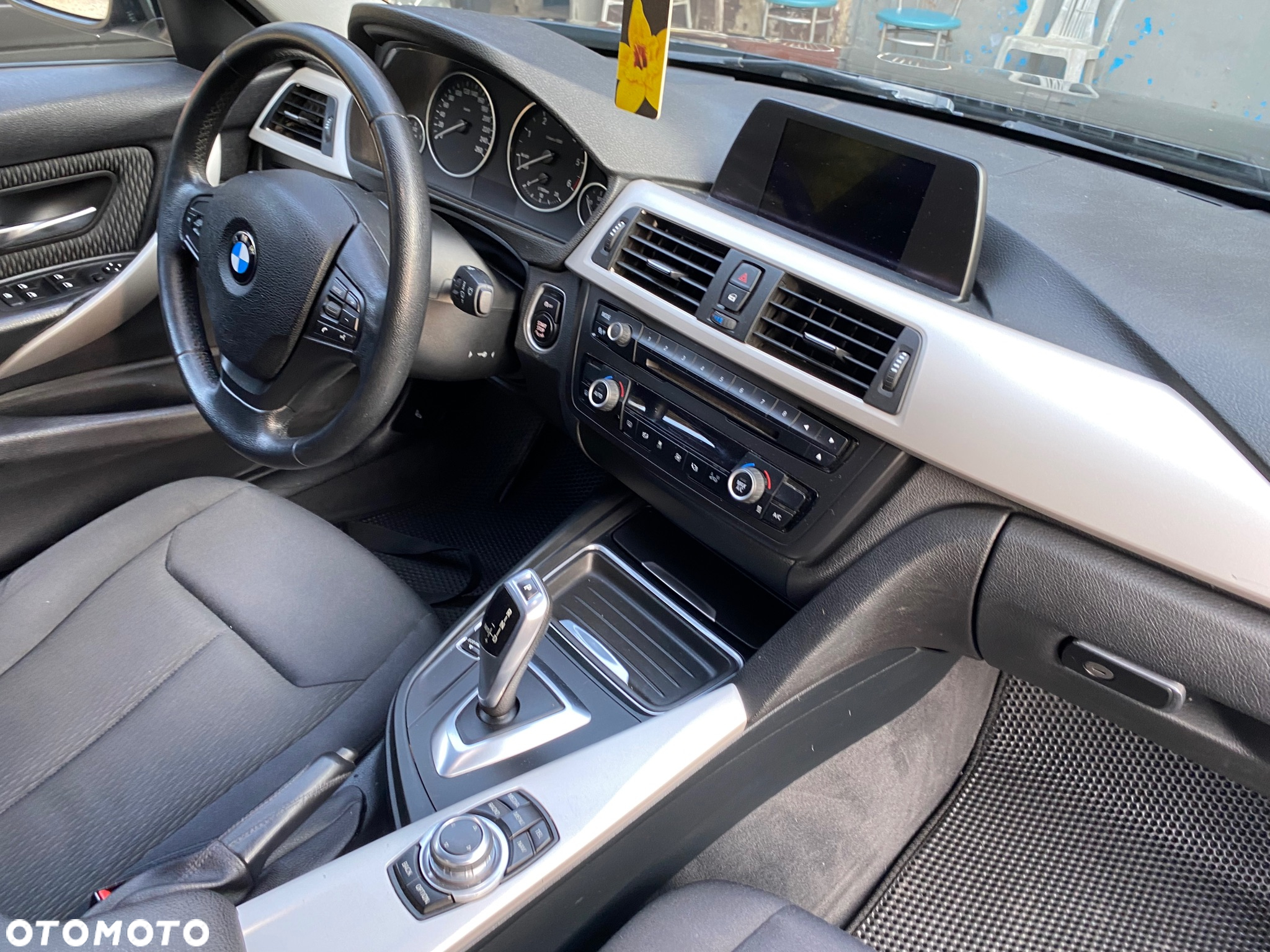 BMW Seria 3 318d Touring Modern Line - 24