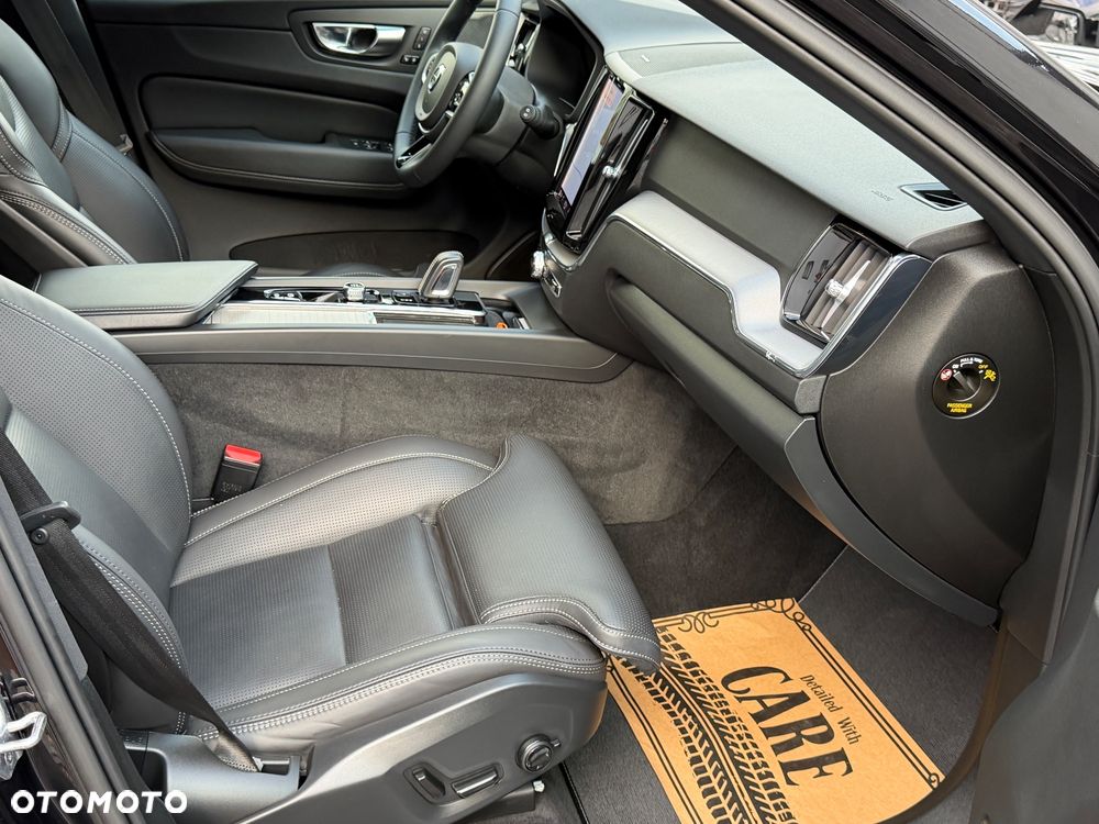 Volvo XC 60 B4 D AWD Geartronic RDesign - 12