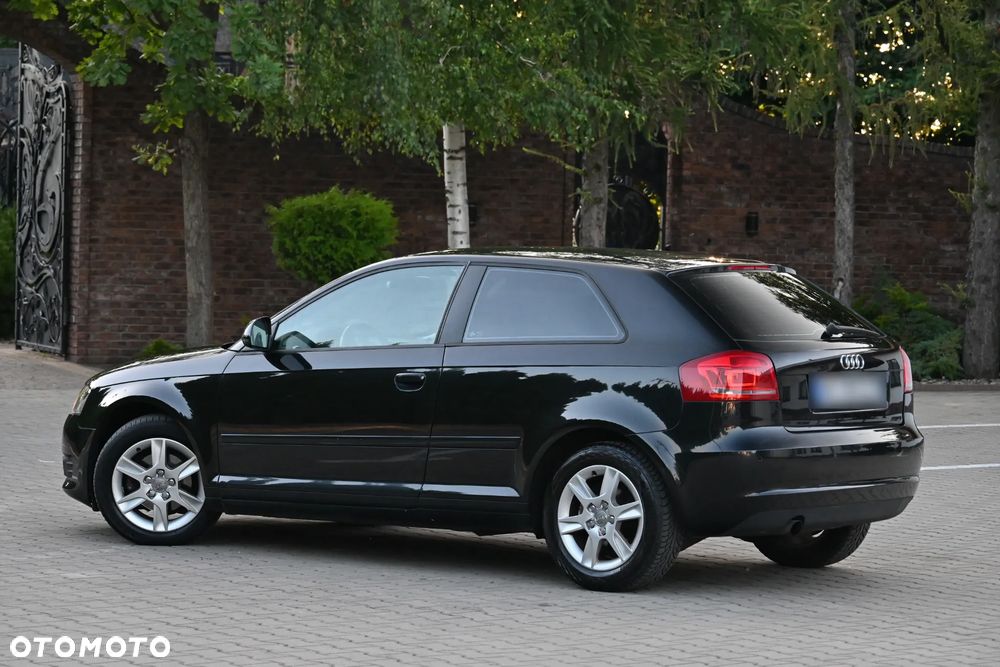 Audi A3 3-drzwiowe 1.6 Attraction - 16