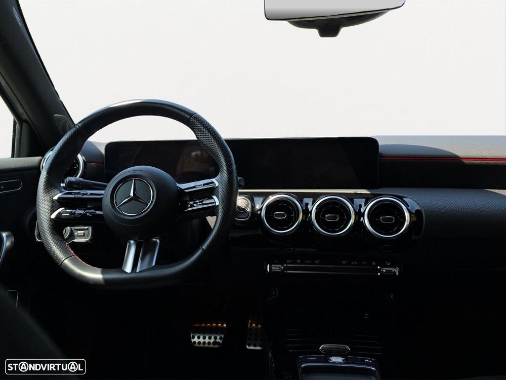 Mercedes-Benz A 250 Limousine - 13