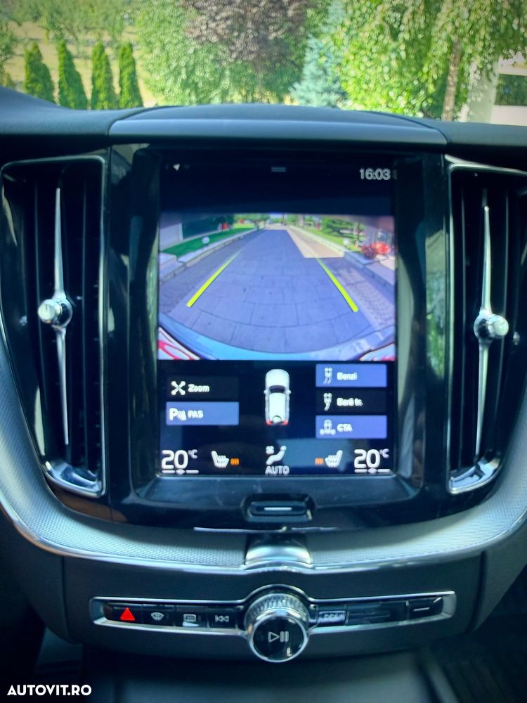 Volvo XC 60 D5 AWD R-Design - 14