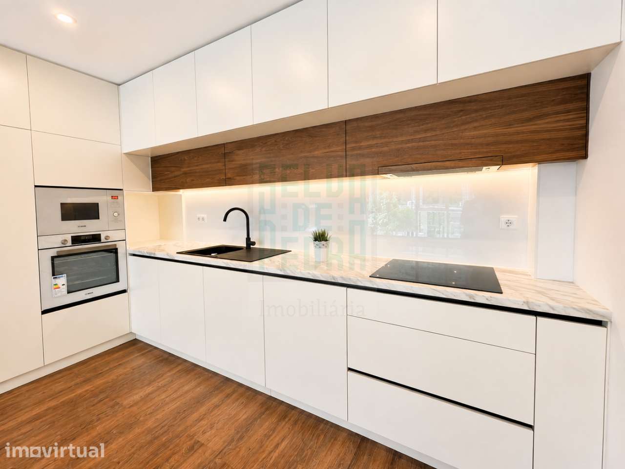 T2+1 Remodelado com 140m² em Paços de Ferreira - Grande imagem: 3/42