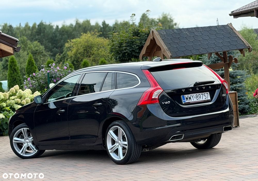 Volvo V60 D4 Drive-E Momentum - 25